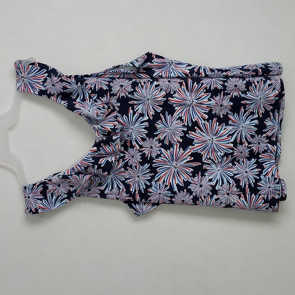 Crown,& Ivy Sleeveless Top - Picture 4 of 10